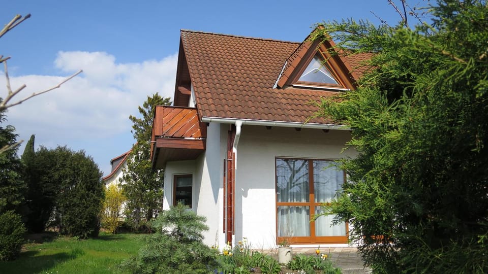 Property building, Garden, Garden view