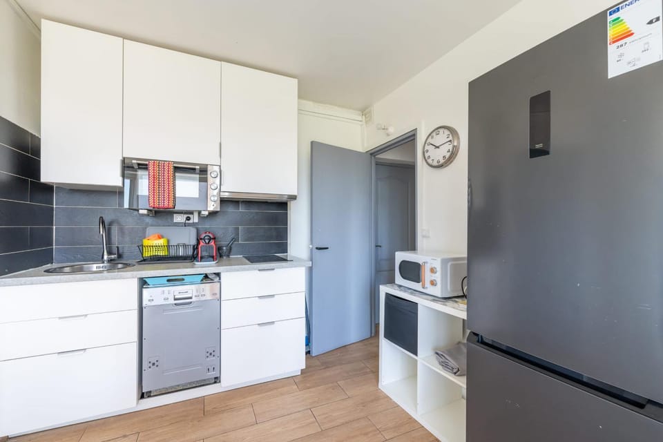 Le Crépuscule - Wifi - Balcon Apartment in Créteil