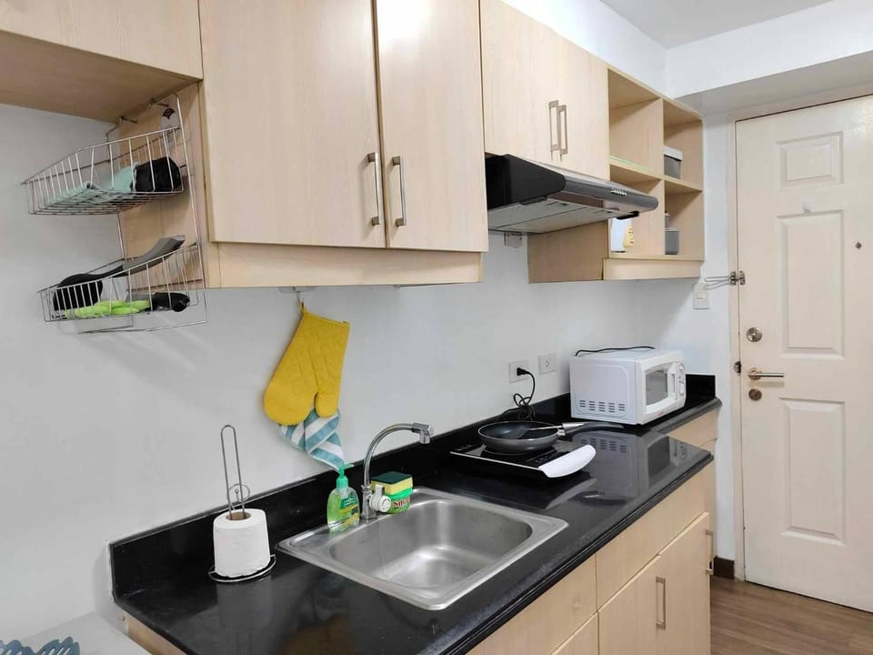 microwave, oven, kitchen