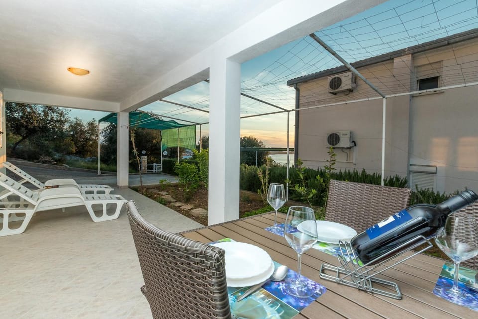 Patio, Garden, Balcony/Terrace, Seating area, Garden view, sunbed