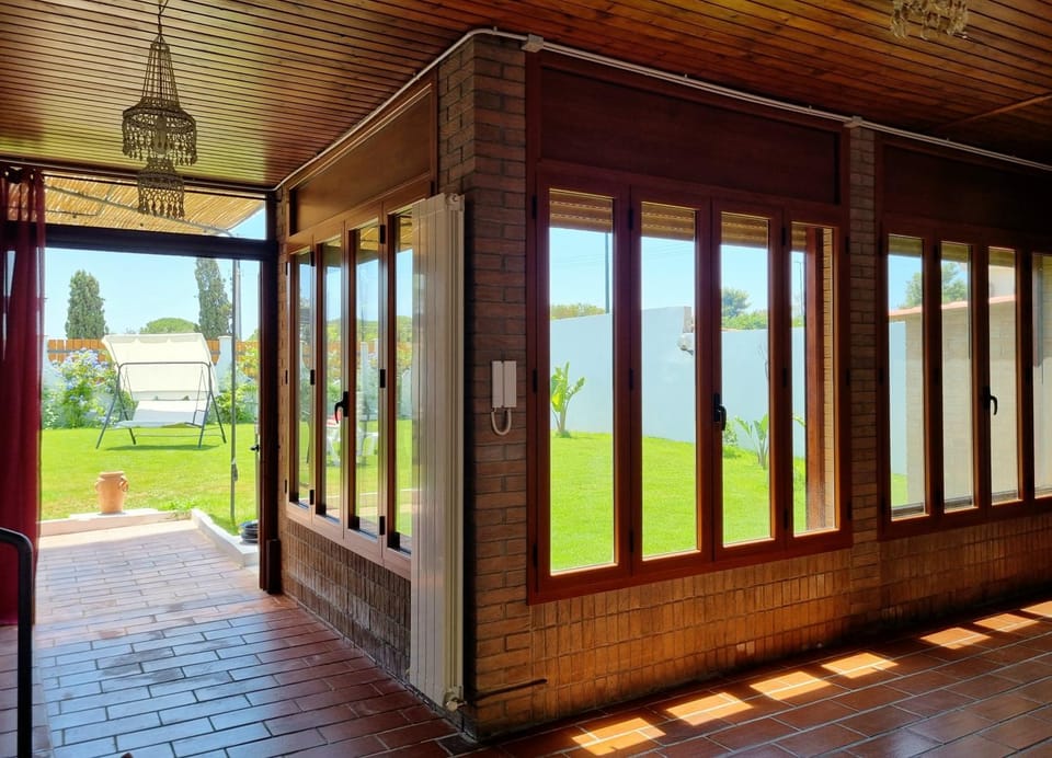 Patio, Living room