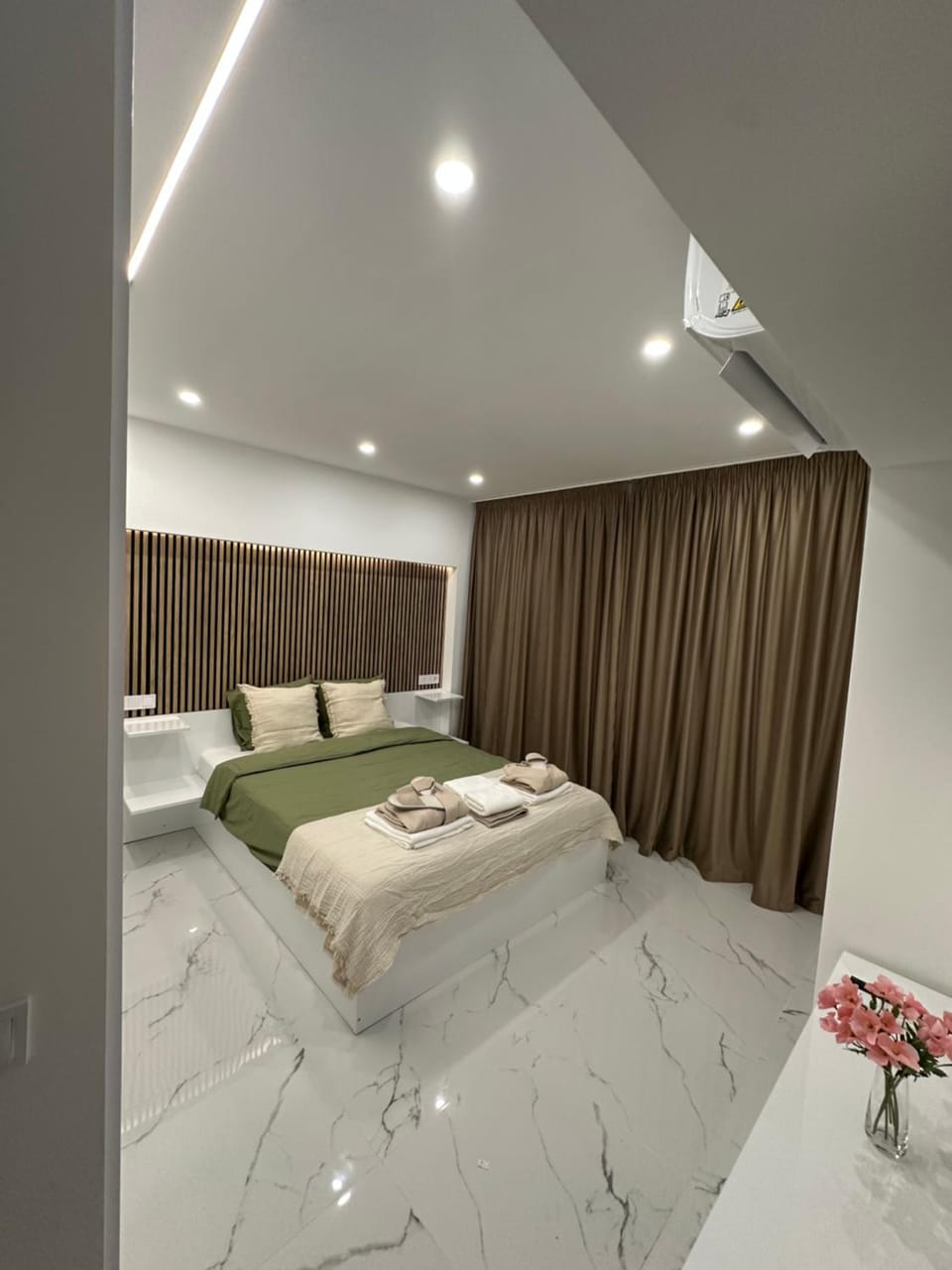 Apartament de Lux cu 3 Camere - Zonă Centrală Ion Mihalache Apartment in Bucharest