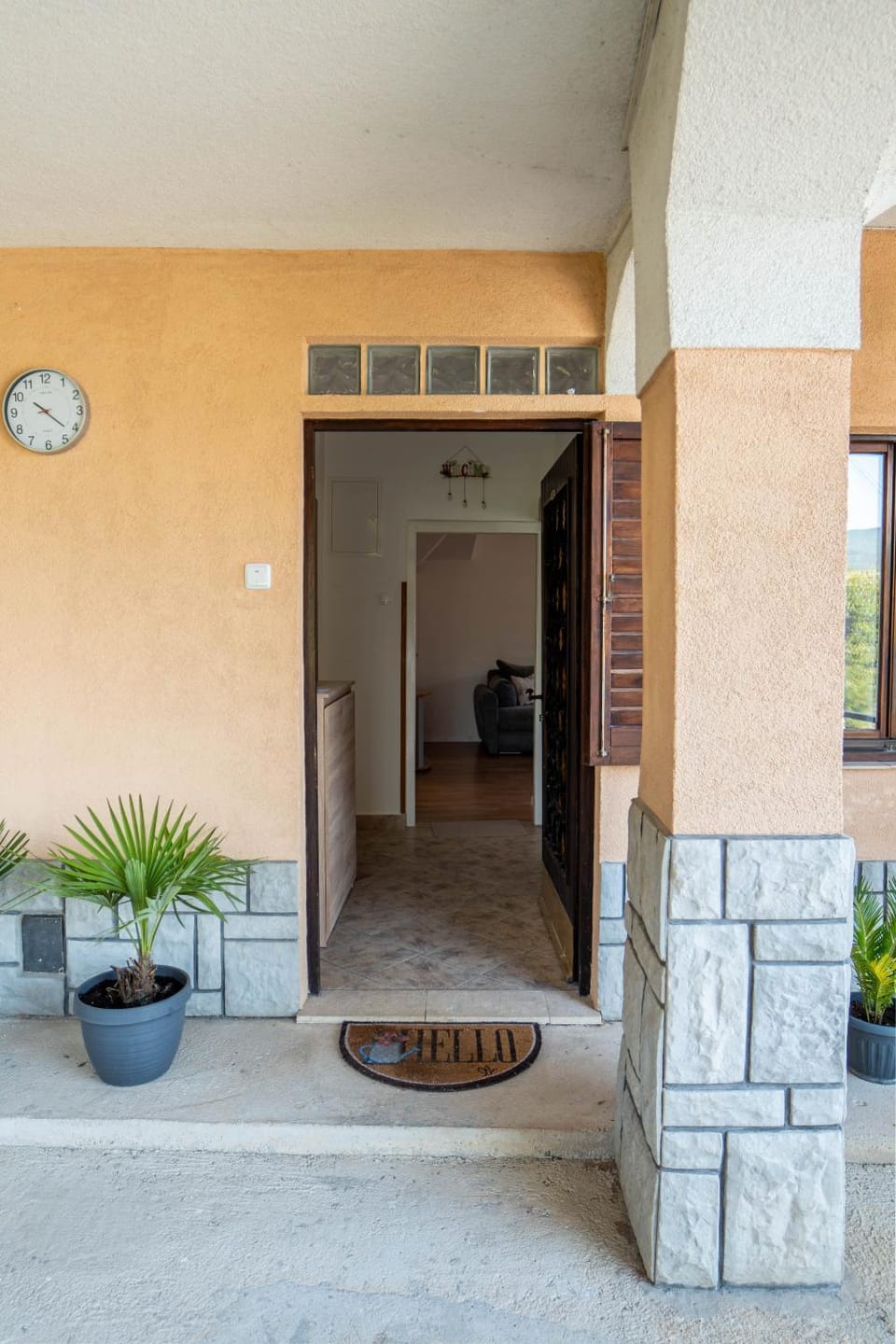 Facade/entrance, Day
