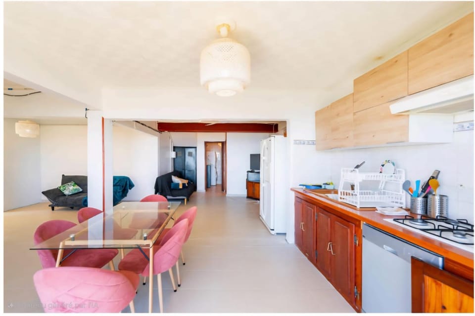 Natural landscape, Living room, Mountain view, Sea view, kitchen