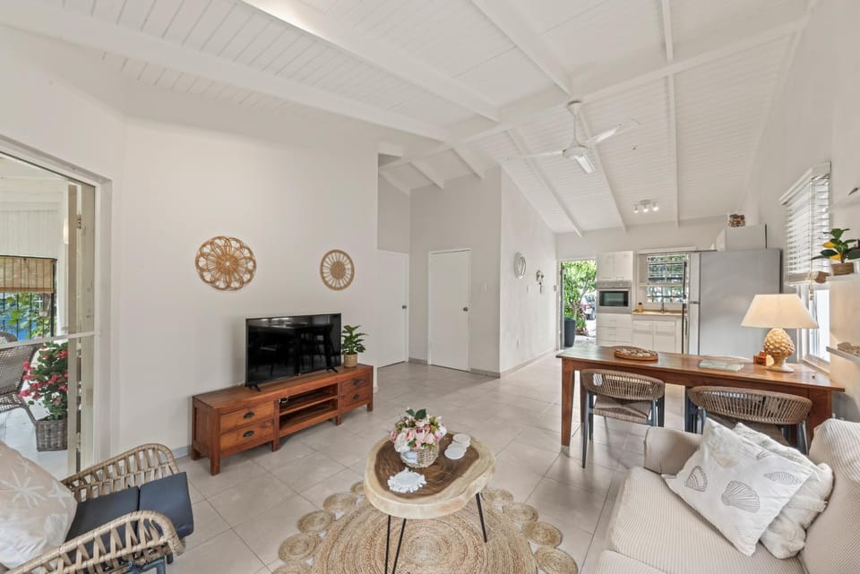 TV and multimedia, Kitchen or kitchenette, Dining area