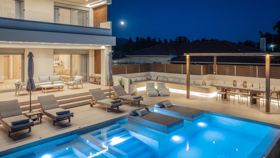 Property building, BBQ facilities, Swimming pool, sunbed