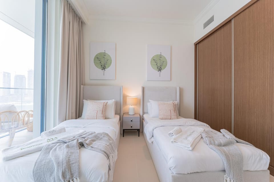 Bed, Photo of the whole room, Bedroom, towels, wardrobe