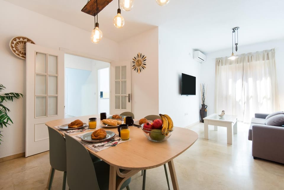 TV and multimedia, Living room, Dining area