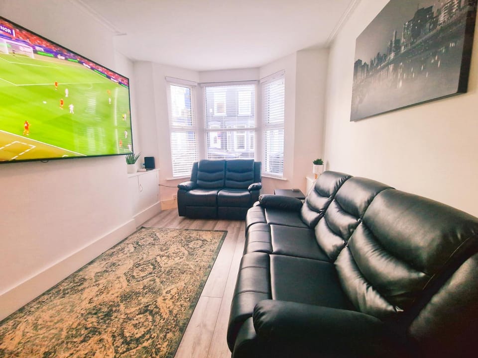 5 star Luxury Home by Liverpool Football Stadium House in Liverpool