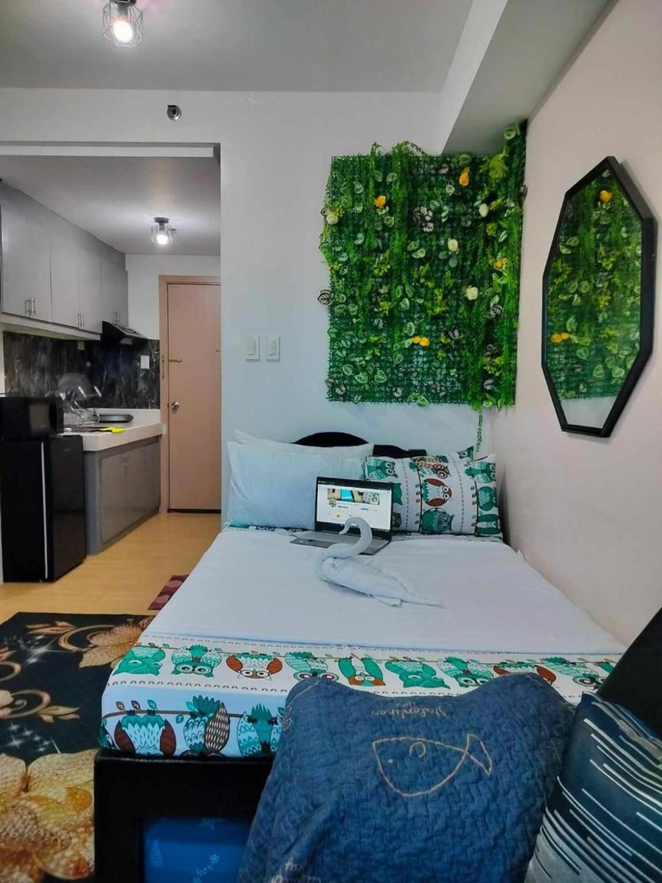 Bed, Decorative detail, Bedroom