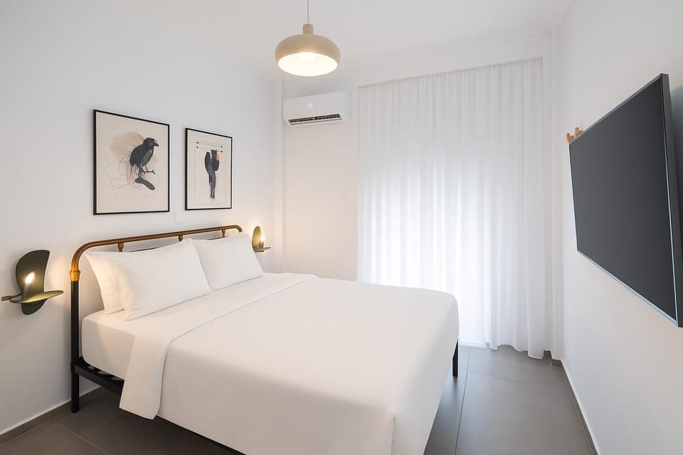 Bed, TV and multimedia, Photo of the whole room, Evening entertainment, Bedroom, air conditioner