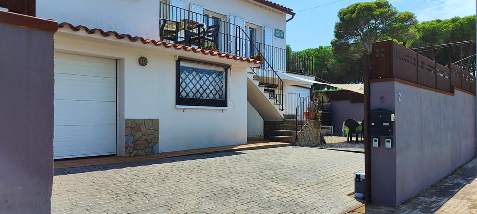 Villa Amaraya House with pool, chill-out and garden Villa in L'Escala