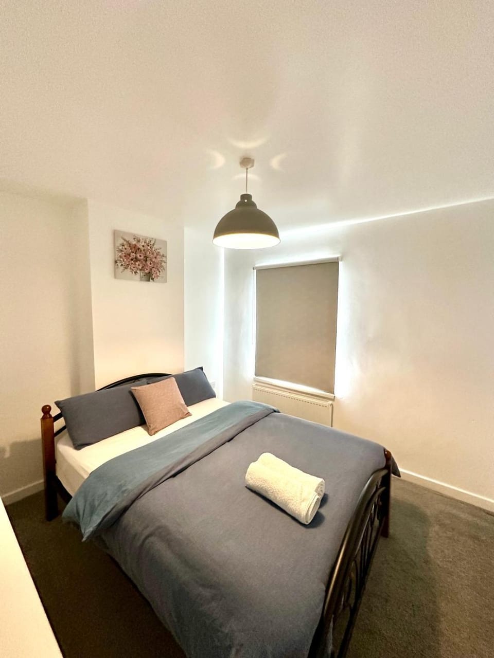 Spacious 2-Bed Home with Garden Apartment in Croydon
