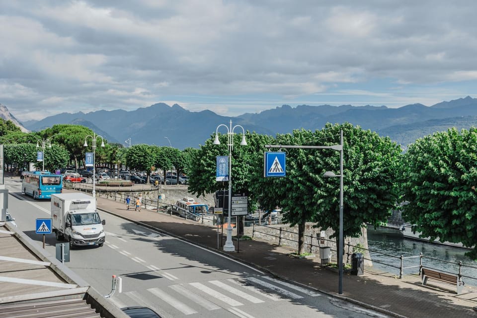 Neighbourhood, Street view