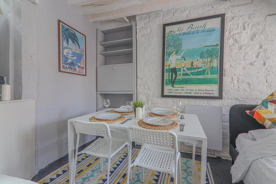 Seating area, Dining area