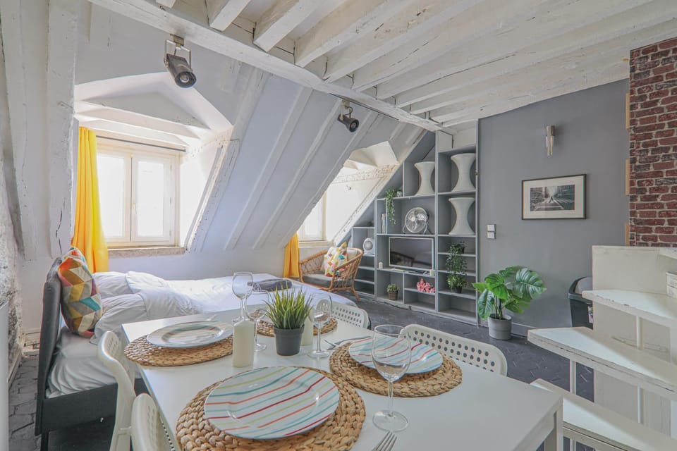Bed, Living room, Dining area