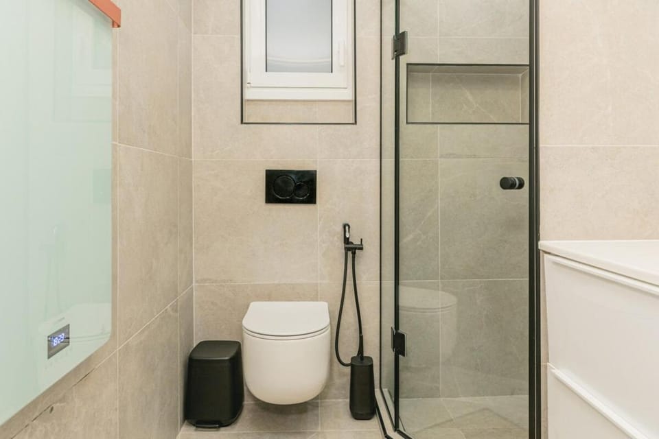 Shower, Toilet, Bathroom