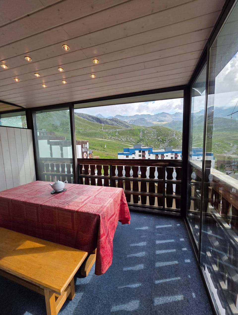 Mountain view, Dinner