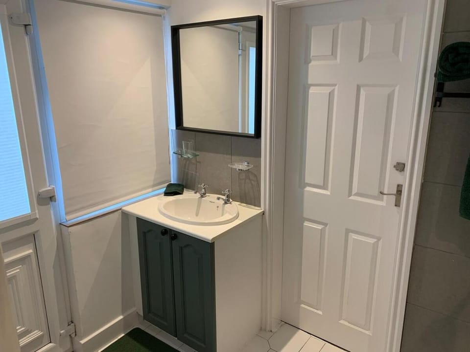 Well-equipped studio apartment Apartment in Stretford