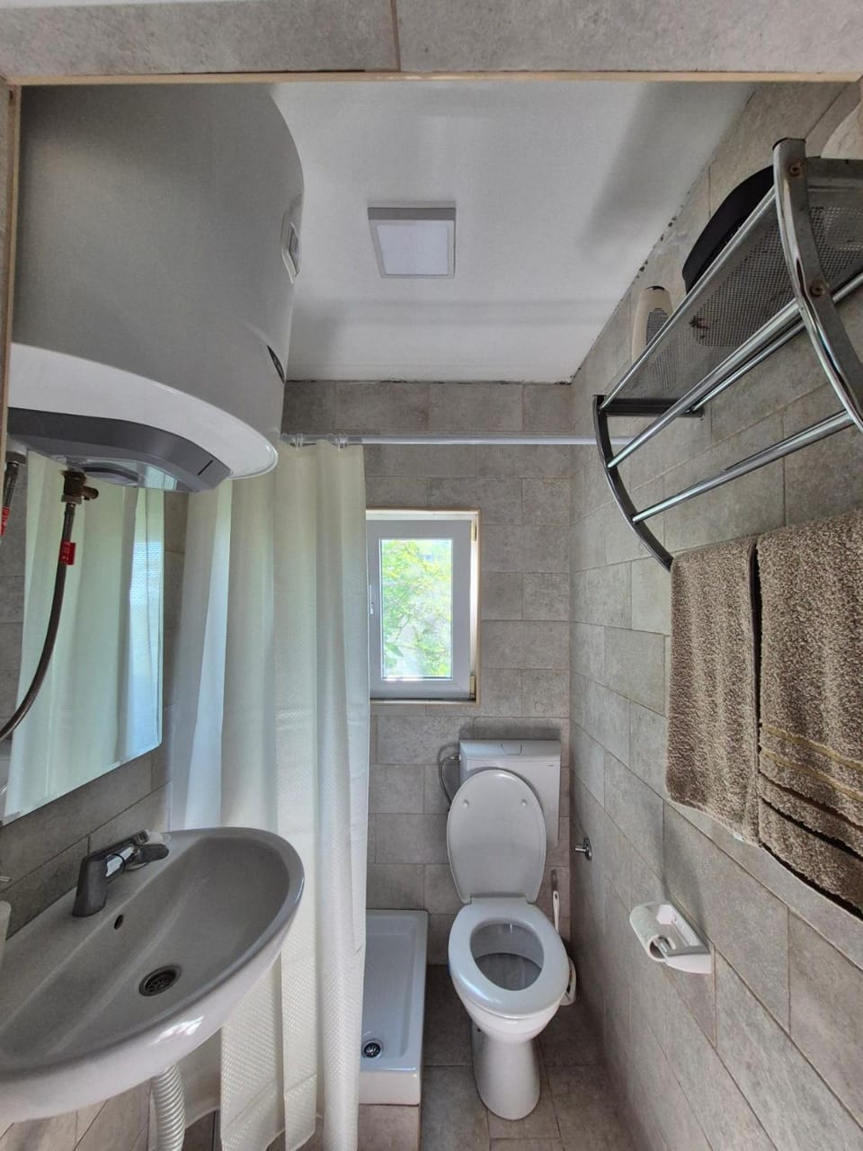 Shower, Toilet, Bathroom, towels