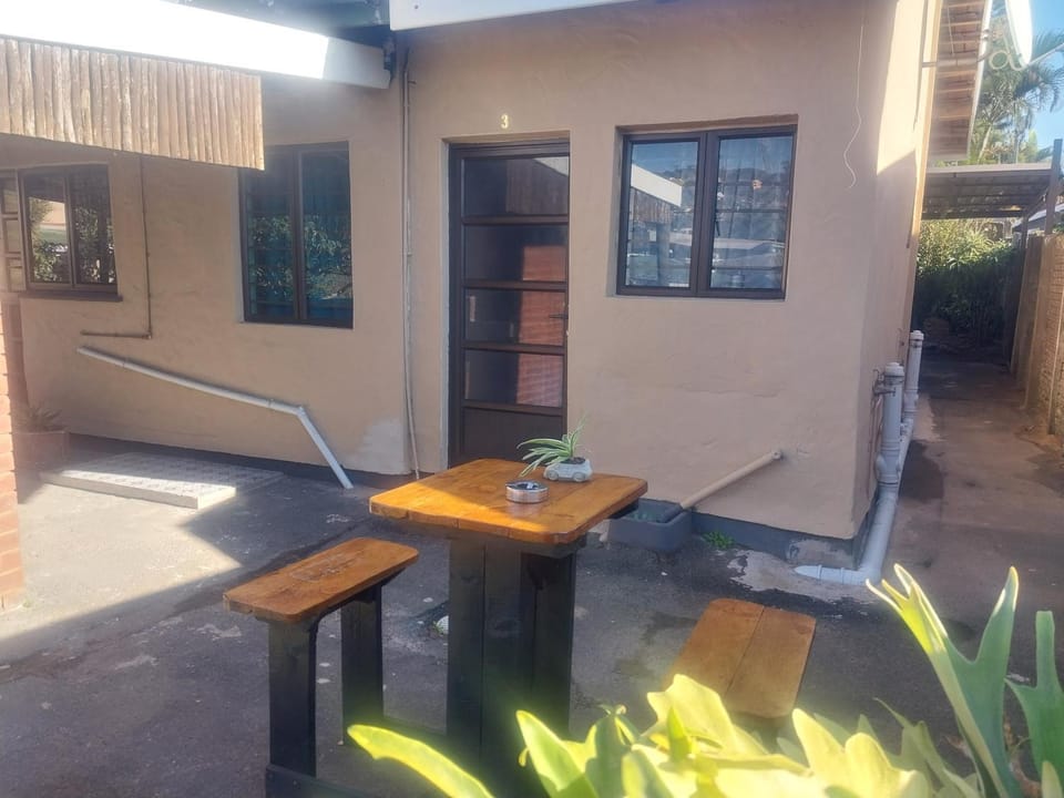 Suburban Inn Bluff Apartment in Durban