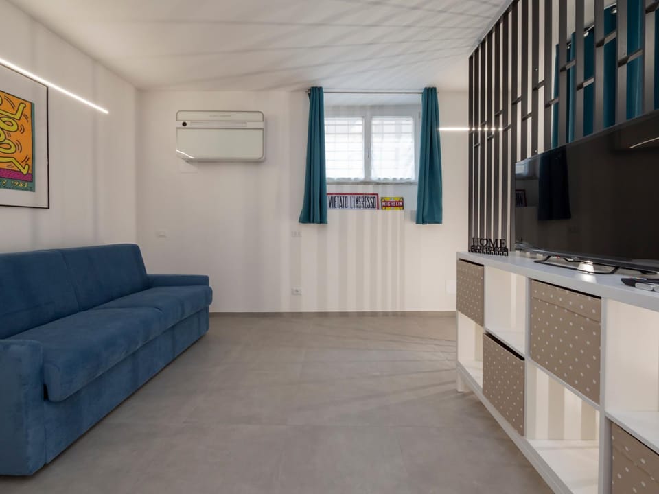 TV and multimedia, Living room, air conditioner