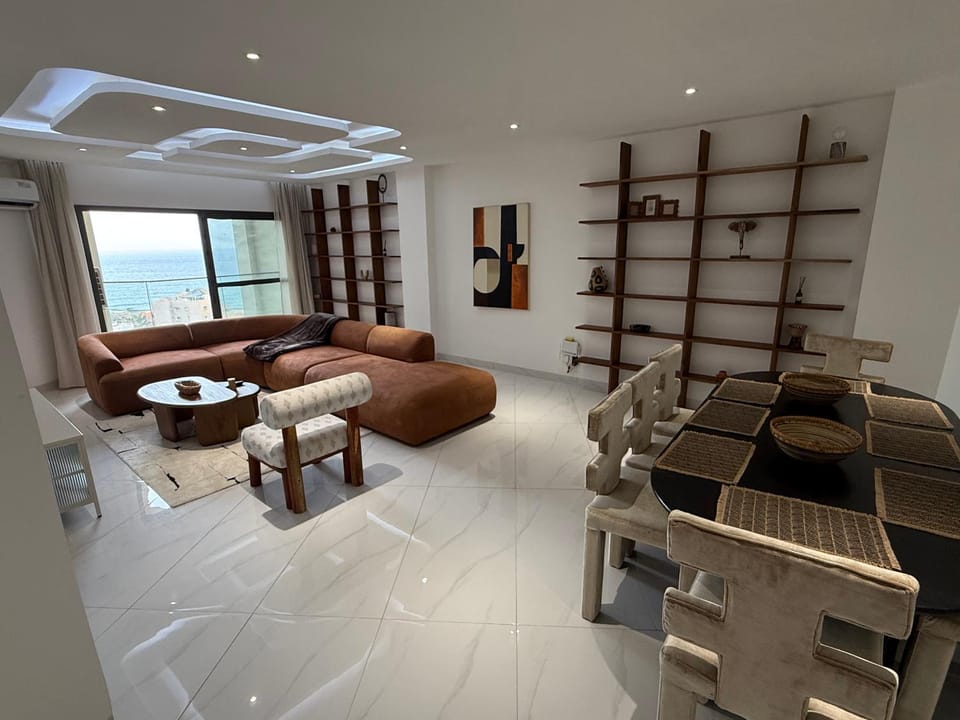 Communal lounge/ TV room, Balcony/Terrace, Dining area, Sea view