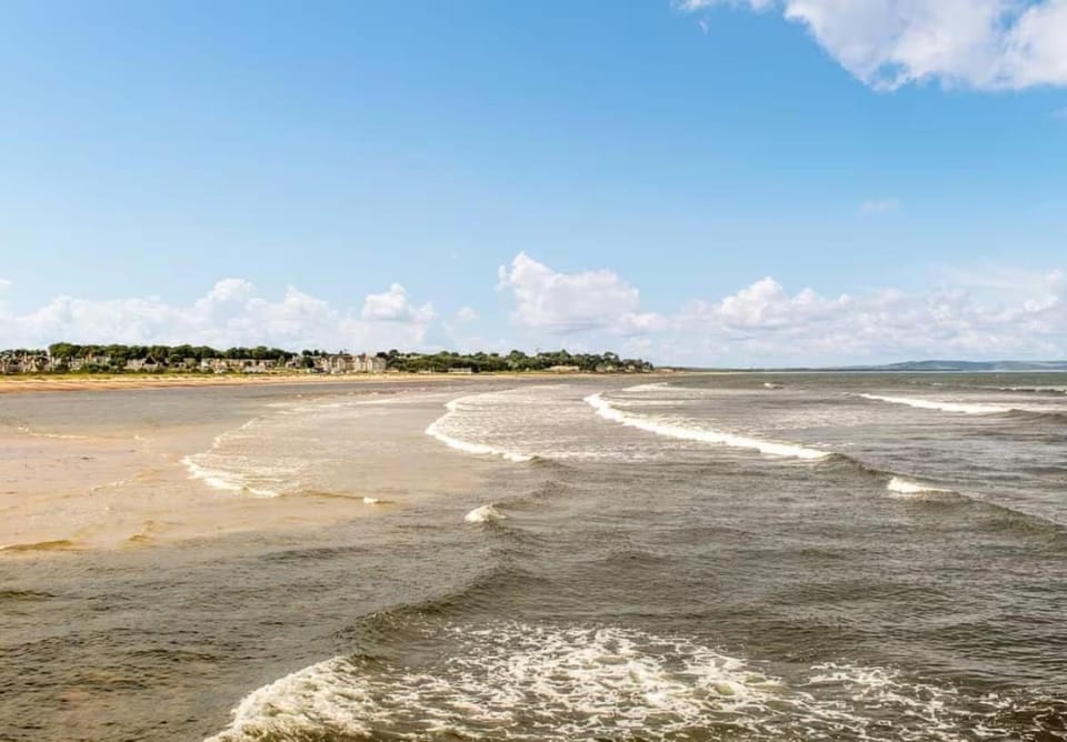 River views 5 mins from beach Apartment in Nairn