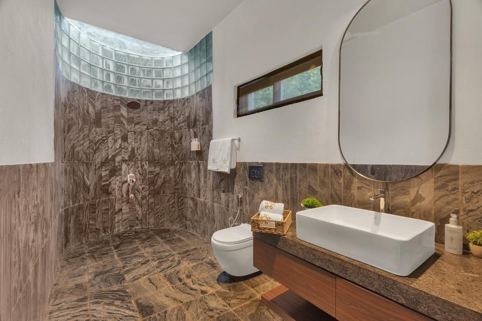 Toilet, Bathroom, Bath, bidet, towels, towels