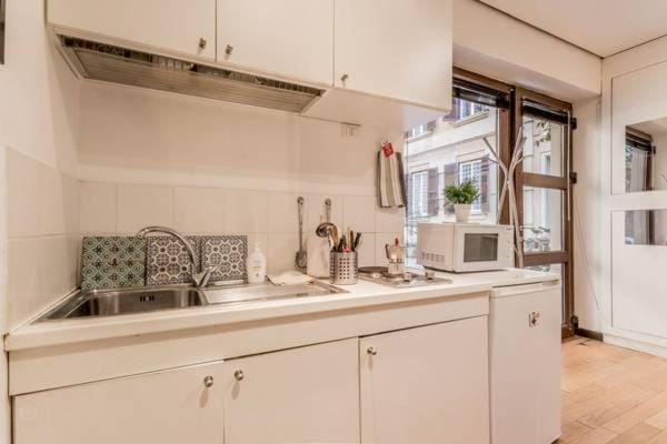 Kitchen or kitchenette
