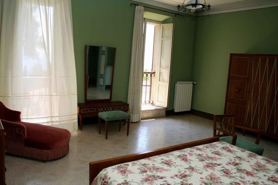 Palazzo Cansacchi House in Umbria