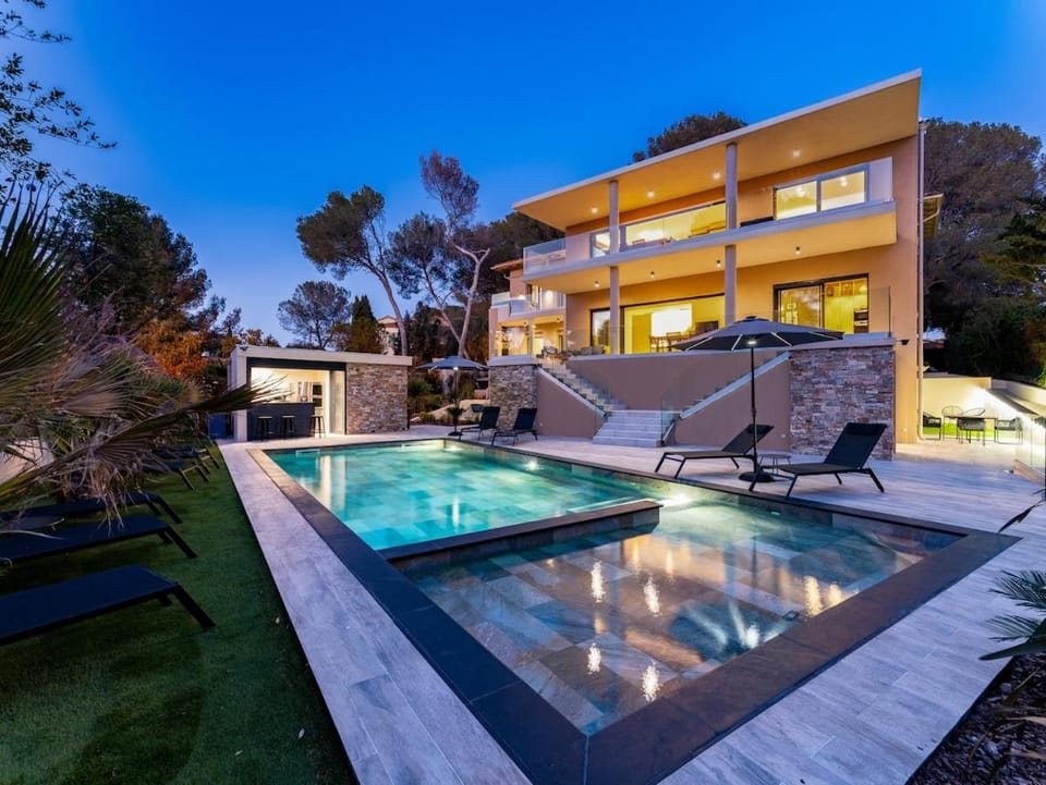 Appart Hotel 4 chambres - parking - piscine commune Apartment in Saint-Raphael