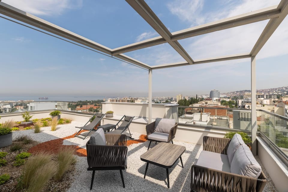 Patio, Natural landscape, View (from property/room), Balcony/Terrace, City view, Sea view