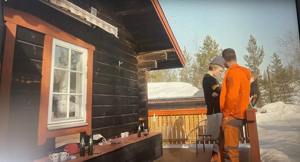 Property building, Winter, group of guests