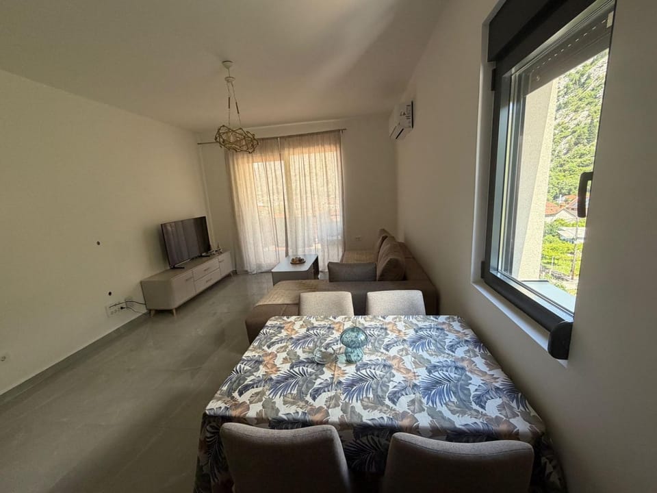 Communal lounge/ TV room, TV and multimedia