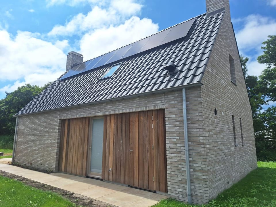 Property building, Day