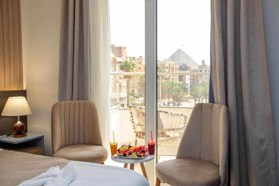 Bed, View (from property/room), Balcony/Terrace, Living room, Photo of the whole room, Seating area, Bedroom