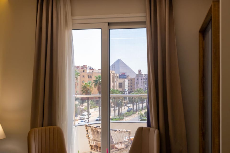 Day, Living room, Seating area