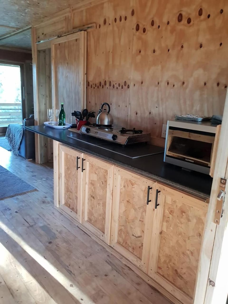 Kitchen or kitchenette, pet friendly, stove