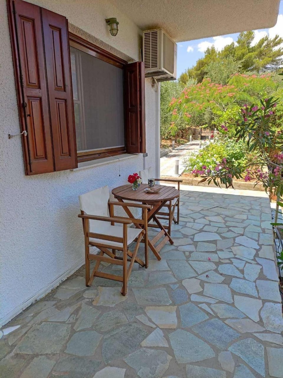 Ioanna's sweet & cozy apartment with garden view Apartment in Islands