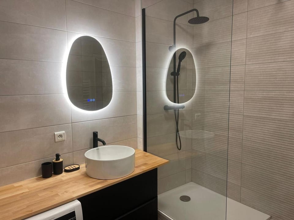 Shower, Bathroom
