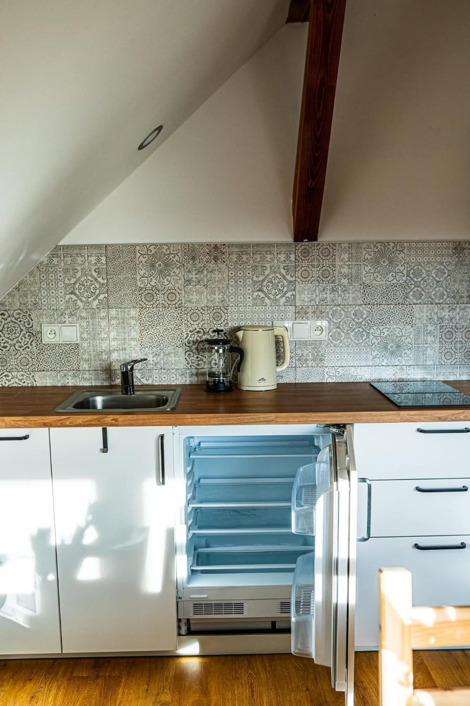 Kitchen or kitchenette, stove
