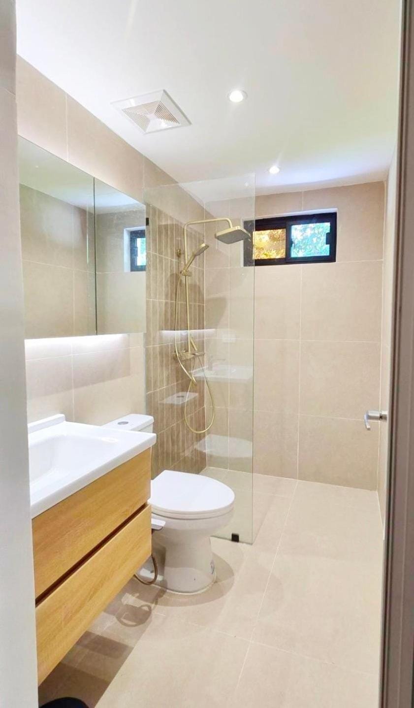 Kiddie Hostel 13A1-Kids and pets friendly House in Subic
