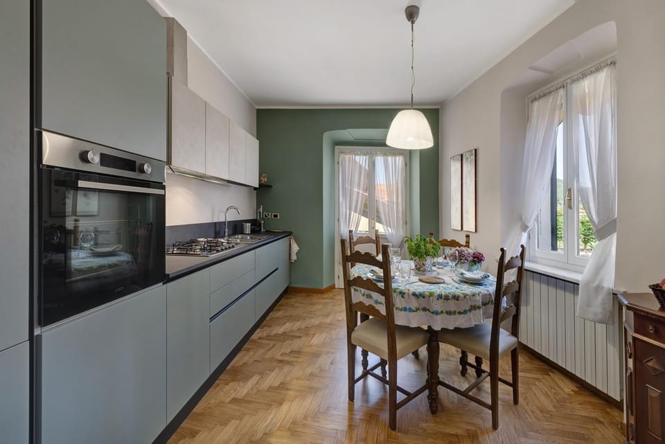 Property building, Kitchen or kitchenette, Living room