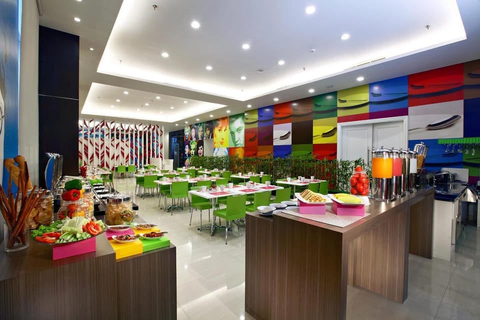 Restaurant/places to eat, Buffet breakfast