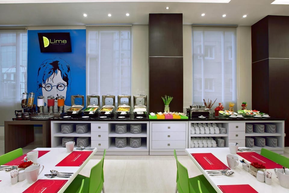 Restaurant/places to eat, Buffet breakfast