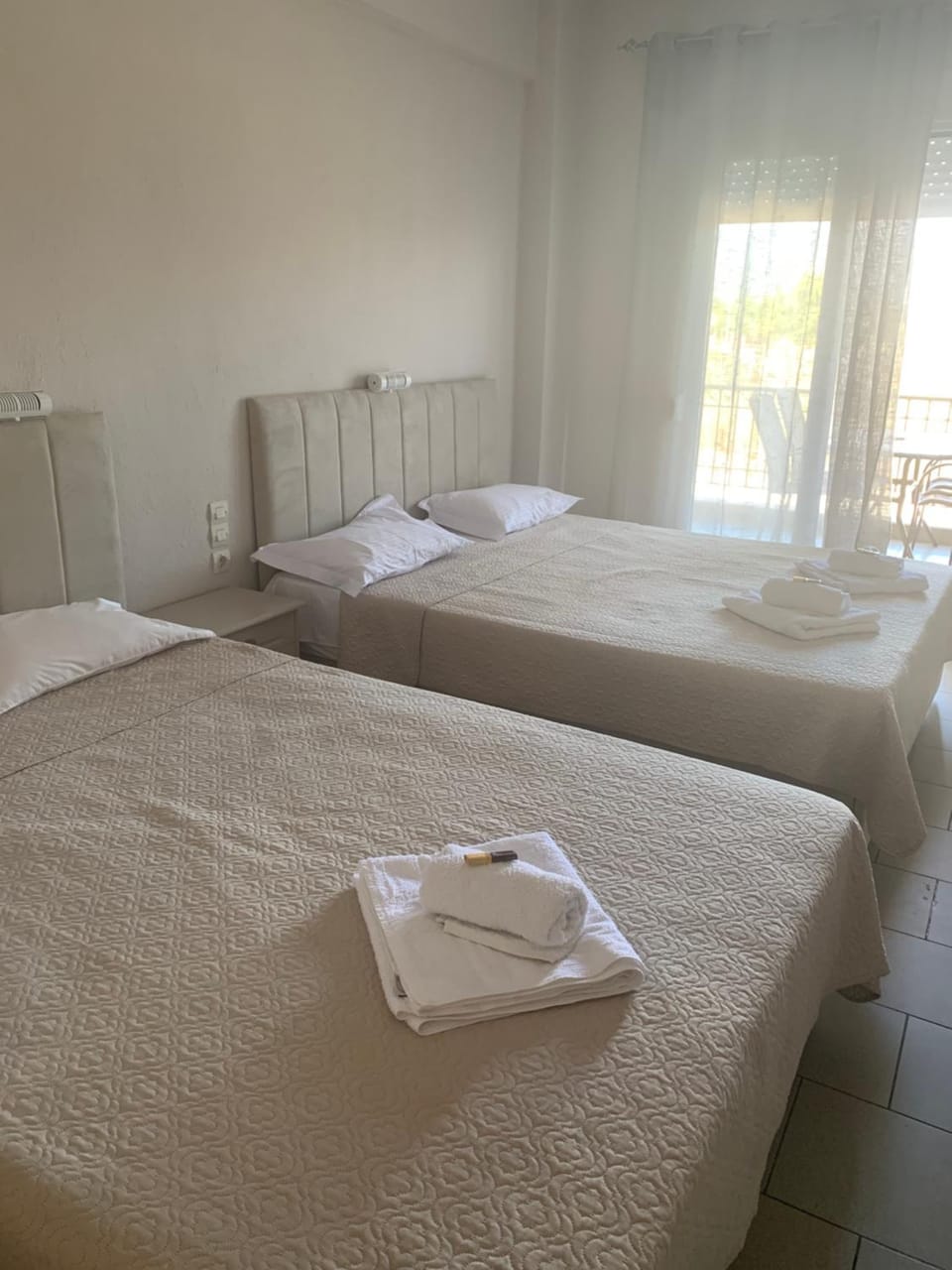 Bed, Photo of the whole room, towels