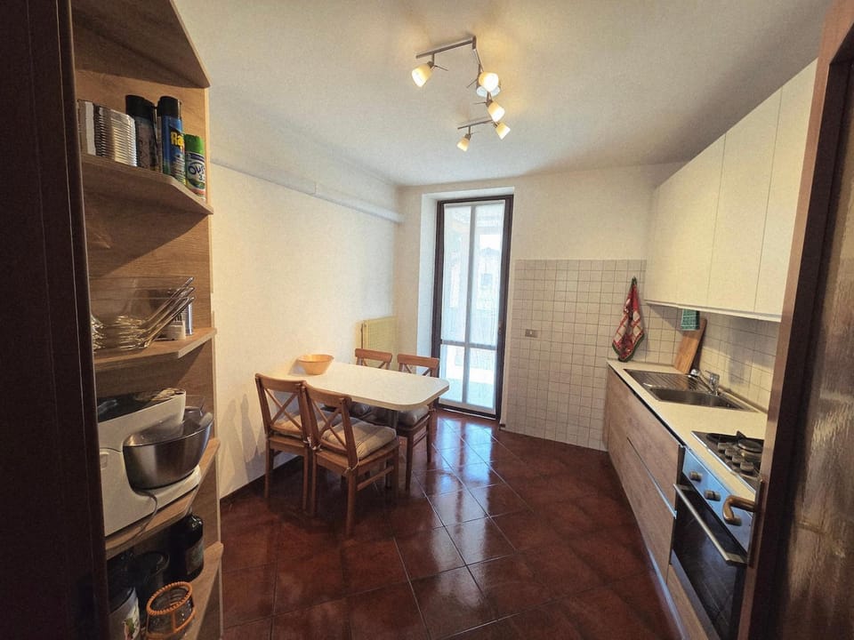 Breakfast, kitchen
