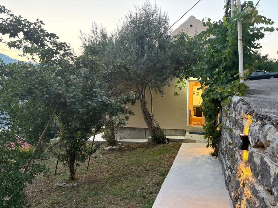 Apartman Teodora Apartment in Kotor Municipality