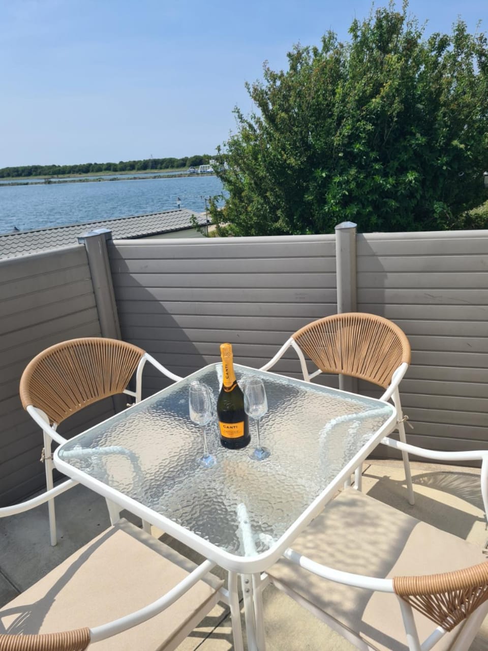 Patio, Balcony/Terrace, Dining area, Lake view